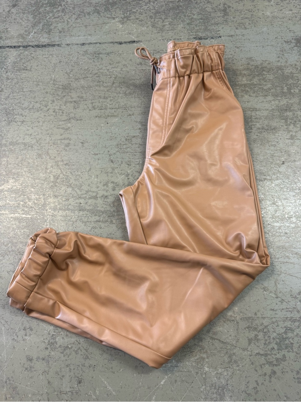 ABERCROMBIE Vegan Faux Leather Sunday Jogger Pants Pull On Paper-Bag Waist Tan